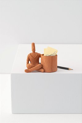 cachepot little man sentado