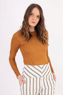 BLUSA CANELADA SUEDE CARAMELO
