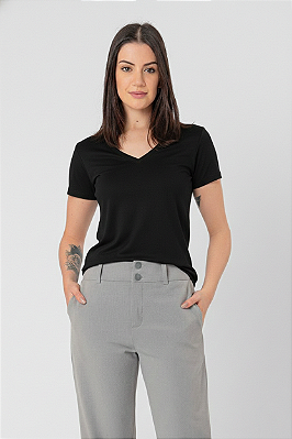 T-SHIRT DECOTE V ACINTURADA PRETO
