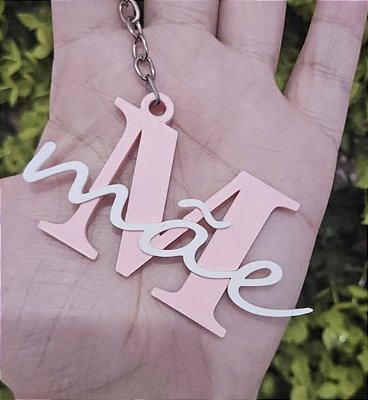 Chaveiro com letra M e palavra Mãe