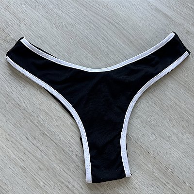 Calcinha Asa Delta Fio duplo 012 Preto viés branco ( BOJO NÃO INCLUSO)