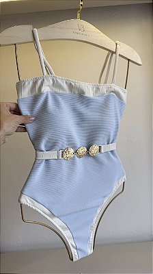 Maiô Bora Bora azul candy com recortes off e cinto