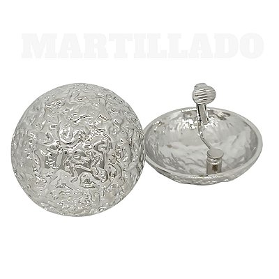 Brinco de Pressão NOVA YORK Martillado: Elegância Ousada em Metal Redondo e Martelado
