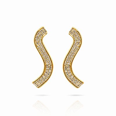 Brinco de Pressão Statement Curve com Microzircônias | Banho Ouro 18K | Clipe Ômega Francês | 5,00 x 0,50 cm