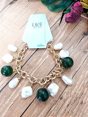 Pulseira verde com pérola em elos