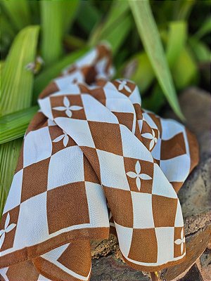 Lenço estrela marrom e nude 70x70cm