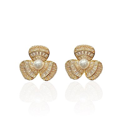 Brinco Folheado Ouro 18k e Prata 925 Flor Pérola Cravejada