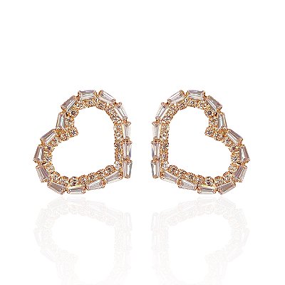 Brinco Folheado Ouro 18k e Prata 925 Coração Vazada Cravejada