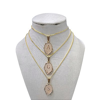 Colar Folheado Ouro 18k Letra Resinada