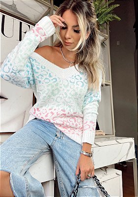 Blusa em tricot preta gola V animal print colors