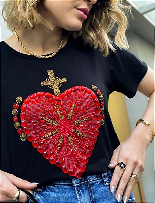 Tshirt Coração Sagrado com pedrarias bordada à mão