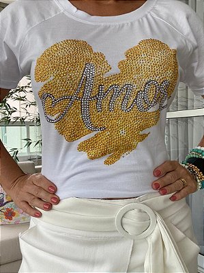 Tshirt com aplicação de pedraria - Coração ouro e Amor prata