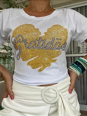 Tshirt com aplicação de pedraria - Coração ouro e Gratidão prata
