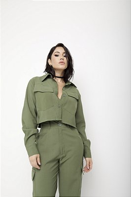 Conjunto calça cargo e camisa verde militar