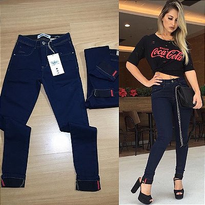 Calça jeans cigarrete classic lavagem azul marinho