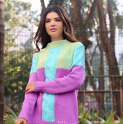 Suéter em tricot lilás e verde