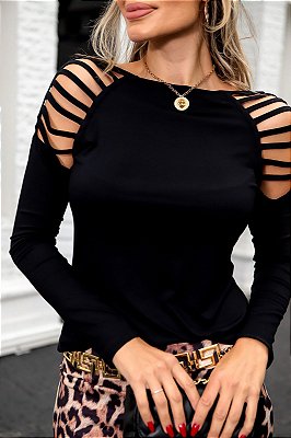 Blusa Preta com detalhe vazado nas mangas