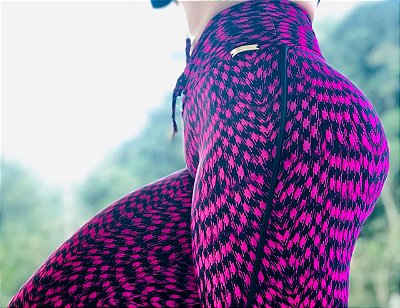 Calça legging fitness levanta bumbum estampa fashion Pied de poule
