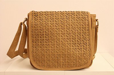 Bolsa a tiracolo em couro eco com recortes a laser na cor nude