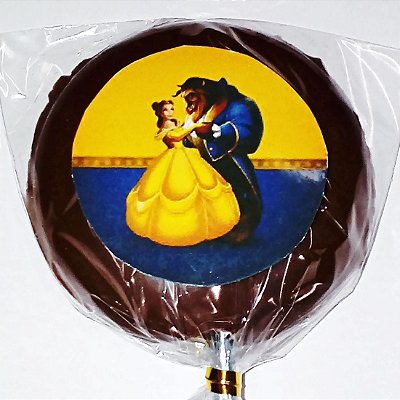 Pirulito BELA E A FERA de chocolate personalizado