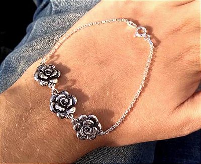 PULSEIRA PRATA DE BALI ROSAS LISAS ABERTAS