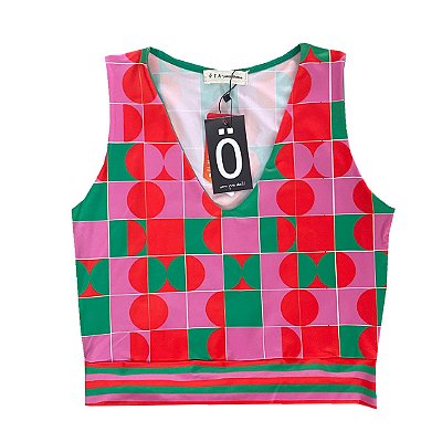 CROPPED sem manga .  estampa GEOMÉTRICOS VERMELHO COM VERDE . ÖTA TENNIS CLUB