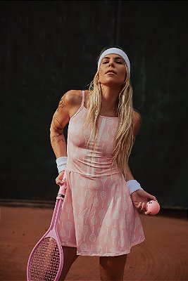 vestido  de TENNIS E BEACH TENNIS | SERENA| .  estampa RACKET TENNIS ROSE  . OTA TENNIS CLUB