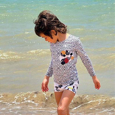 BLUSA DE PROTEÇÃO infantil SLIM . estampa COCORICÓ. CLUBINHO COCORICÓ . OTA .