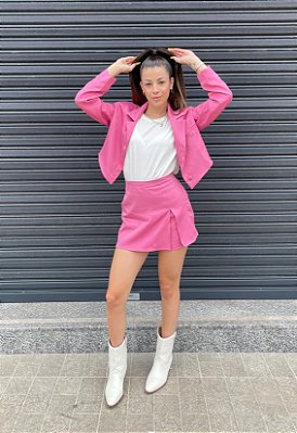 Short Saia Alfaiataria Larissa Rosa Com Fenda na Frente @usemika Feminina