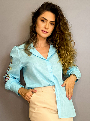 Camisa Viscolinho Com Bordado Colorido Na Manga Taina @usemika Feminino