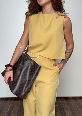 Conjunto Alfaiataria Blusa Regata e Calça Clara @usemika Feminino