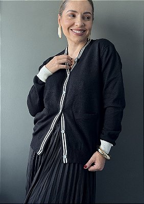 Cardigan Modal Tradicional com Detalhes na Manga e Vista Pietra @usemika Feminino