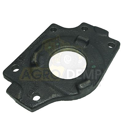 CAPA DO MANCAL (6 FUROS) - VALTRA 885 / 985 / BM85 / BM85 G2 / BM100 / BM100 G2 / BM110 / BM110 G2 / BM120 / BM120 G2 / BM125I - 81640100