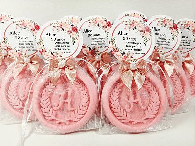 Lembrancinha de Aniversário 90 Anos: Sabonete Letra Inicial do Nome