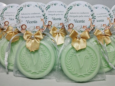 Lembrancinha Tema Nascimento Personalizada: Sabonete Letra Inicial do Nome