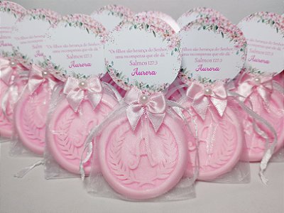 Lembrancinha Tema Nascimento: Sabonete Letra Inicial do Nome Personalizada