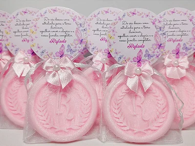 Lembrancinha Tema Nascimento Personalizada: Sabonete Letra Inicial do Nome
