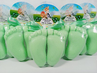 Lembrancinha Tema Chá de Fraldas Tema Safári: Sabonete Par Pezinhos de Bebê