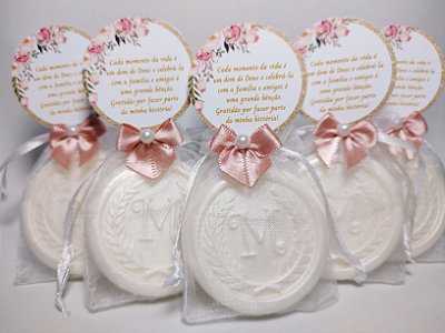 Lembrancinha de Aniversário 30 Anos: Sabonete Letra Inicial do Nome