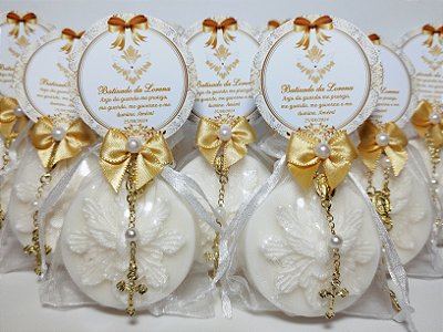 Lembrancinha Tema Batizado: Sabonete Divino Espírito Santo com Mini Terço