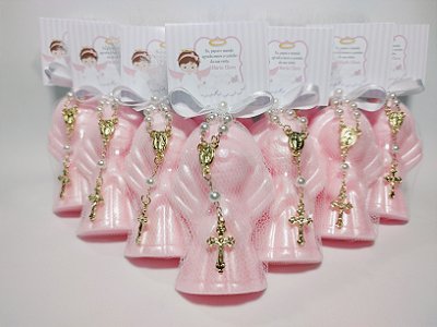 Lembrancinha Tema Nascimento Menina: Sabonete Anjinho com Mini Terço