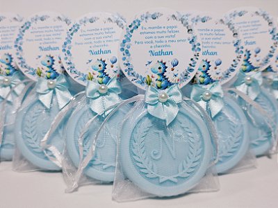 Lembrancinha Tema Nascimento Menino: Sabonete Letra Inicial do Nome