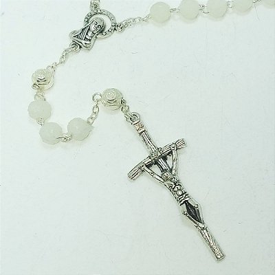 Terço Fluorescente Madona Perfume De Rosas