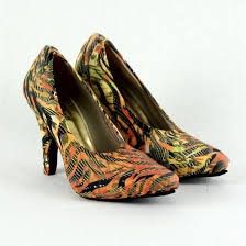 Capa para Sapato Scarpin Bico Fino Tropical