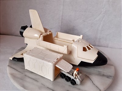 Nave espacial de plástico 28 cm de 1997  Mattel Matchbox..incompleto
