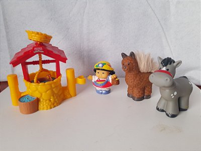 Animais e boneca Little people e poço de água