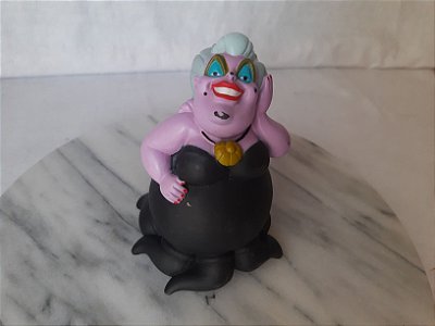Boneca de plástico da Úrsula, vilã do desenho a pequena sereia, versão para banho  13 cm