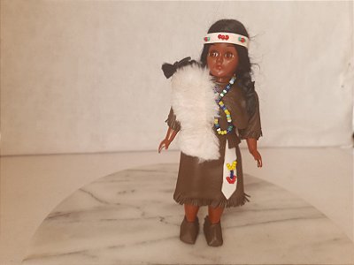 Boneca de plástico ,tipo de nacionalidade, americana nativa com bebê nas costas, 20 cm