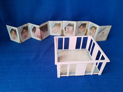 Anos 80, cercado ( chiqueirinho) para boneca bebê Chiquinha da Estrela, com folheto