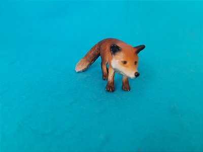 Miniatura de vinil Schleich 2004 de raposa 7 cm de comprimento